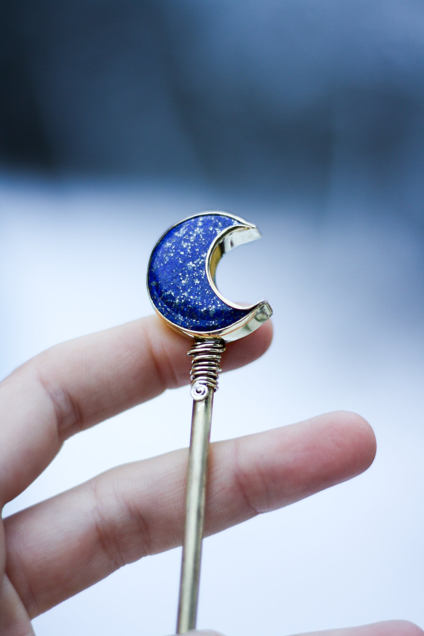 Trésors lunaires - pique à cheveux lapis lazuli