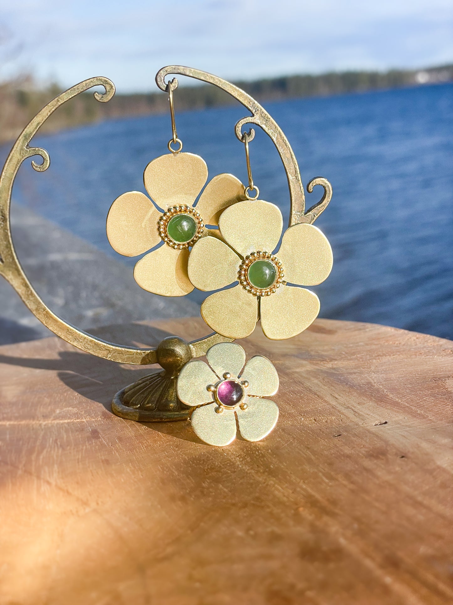 Boucles d’oreilles grosses fleurs serpentine