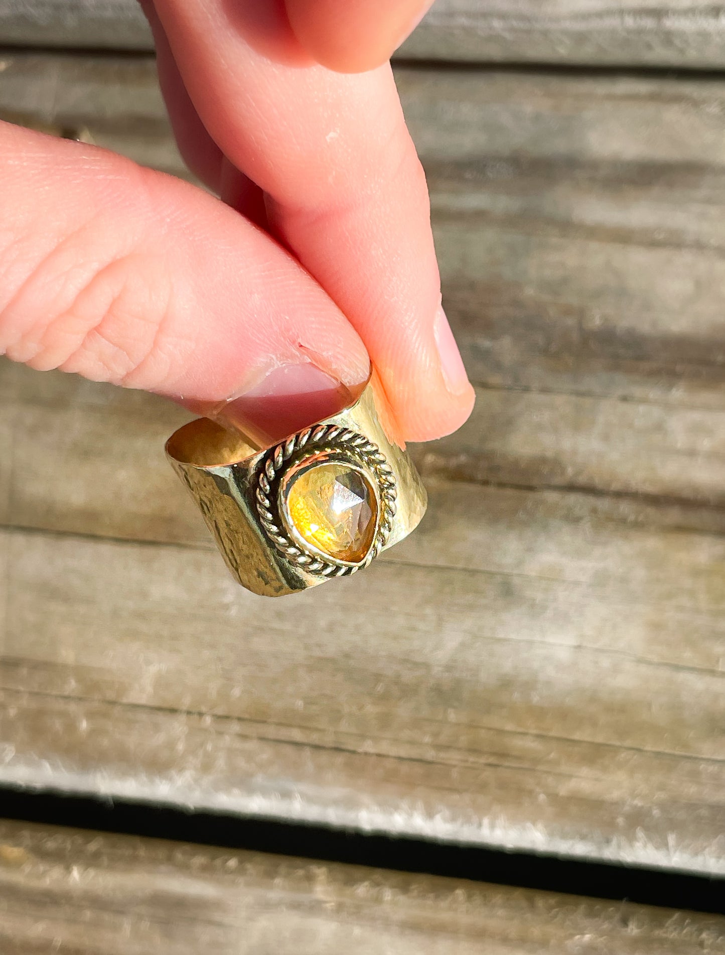 Trésors solaire - bague large ajustable - citrine