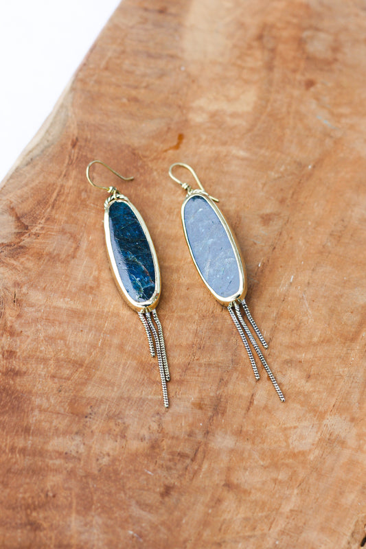 Trésors bleu- boucles longues apatite